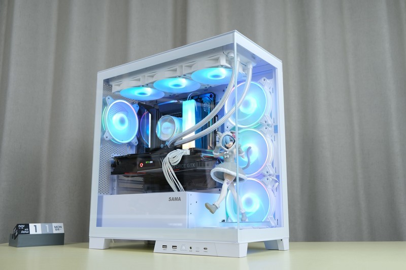 海景房天花板？展示硬件的绝佳橱窗：先马 新镜界 270°全透白色海景房机箱 上机体验