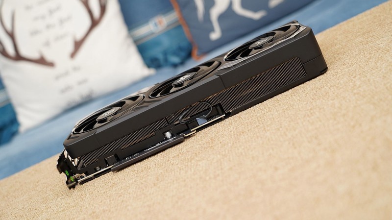 卡你“钛”美？影驰RTX 5070Ti金属大师首发评测&装机分享