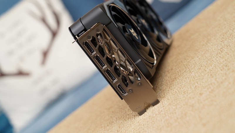 卡你“钛”美？影驰RTX 5070Ti金属大师首发评测&装机分享