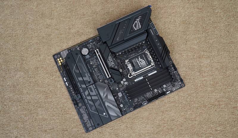 卡你“钛”美？影驰RTX 5070Ti金属大师首发评测&装机分享