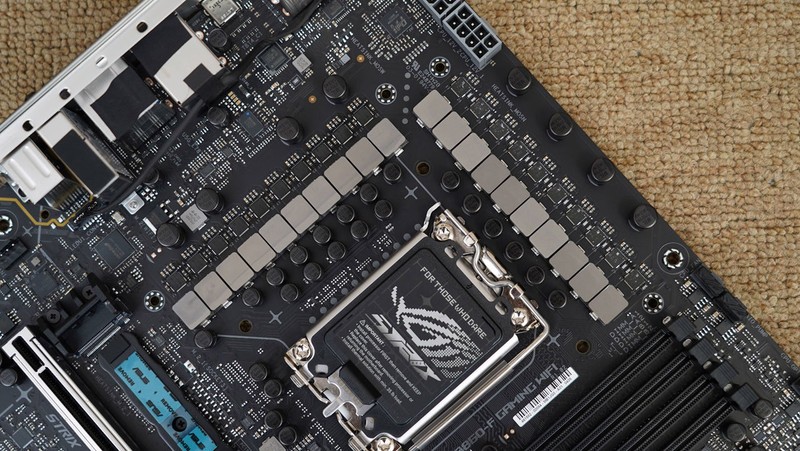 卡你“钛”美？影驰RTX 5070Ti金属大师首发评测&装机分享