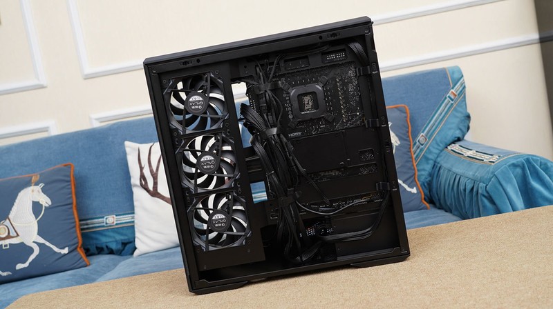 卡你“钛”美？影驰RTX 5070Ti金属大师首发评测&装机分享