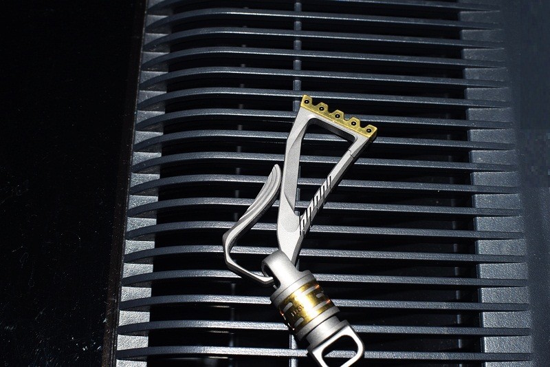 费戈皇冠双头钥匙扣：极致工艺与独特设计的完美融合