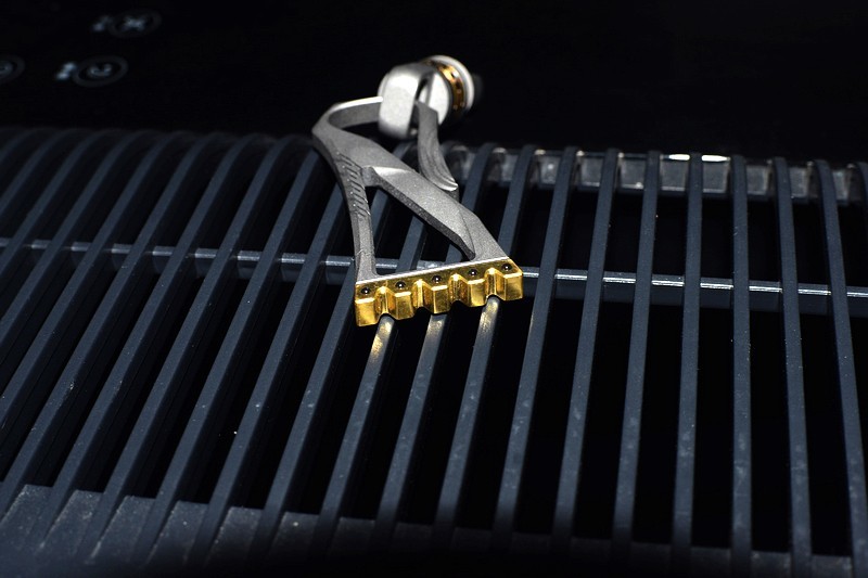 费戈皇冠双头钥匙扣：极致工艺与独特设计的完美融合