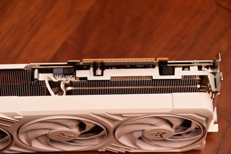 畅玩3A大作，高级游戏利器，影驰RTX5080金属大师评测！