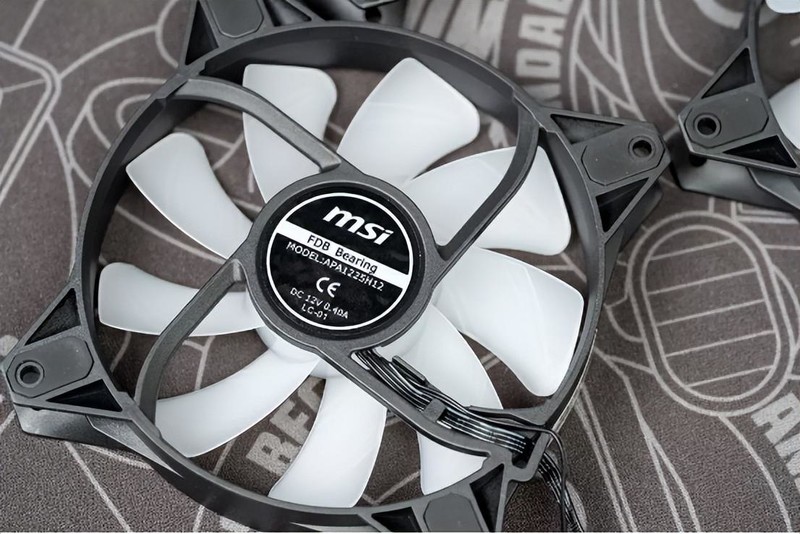 遇事不决迫击炮，价格卷到没朋友，微星迫击炮 M360 水冷散热器评测