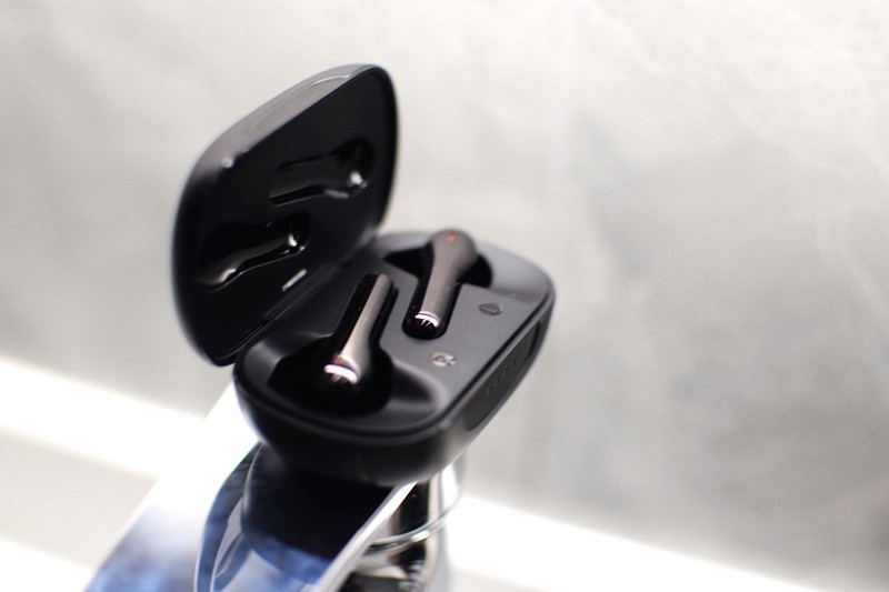 趣倍FlyBuds C2耳机：音质王者，时尚新潮，完美融合运动与社交