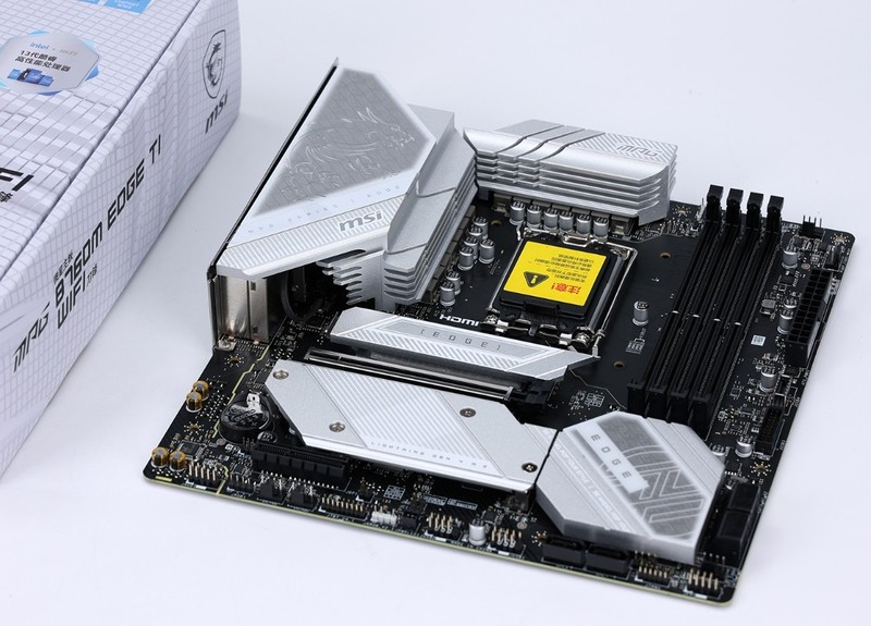 性能与上代持平，但解锁SA电压！i5-14400搭配B760刀锋钛测评分享