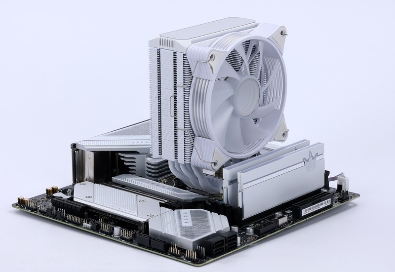 性能与上代持平，但解锁SA电压！i5-14400搭配B760刀锋钛测评分享