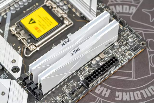 12代酷睿装机不过时，DDR4内存还能再战几年，性价比越来越高