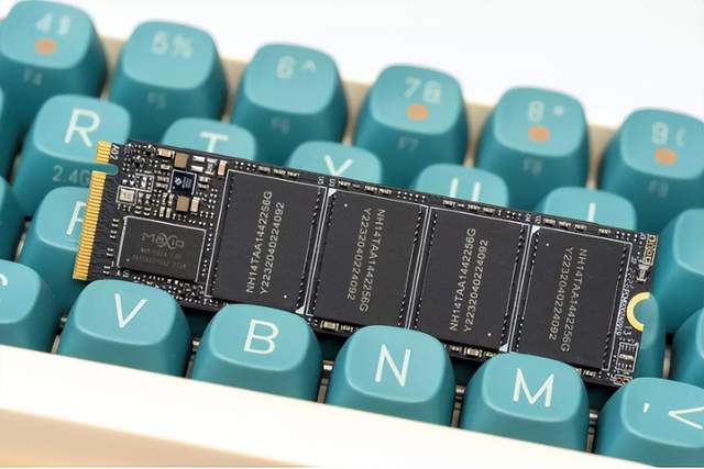 12代酷睿装机不过时，DDR4内存还能再战几年，性价比越来越高