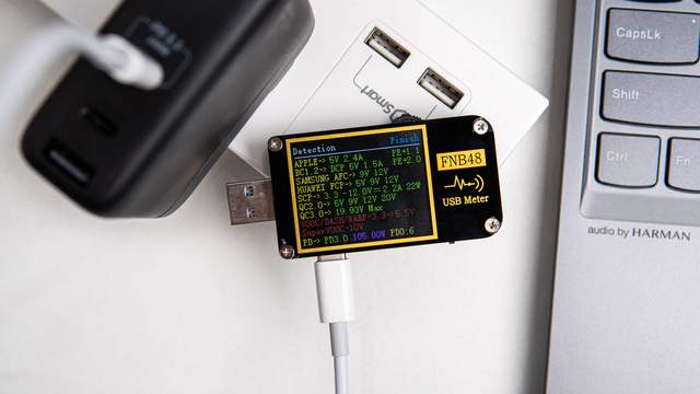 小而强大，疾速满电，IDMIX大麦140W 氮化镓充电器