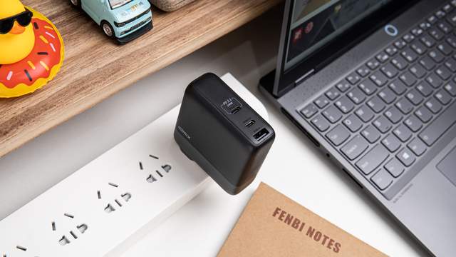 小而强大，疾速满电，IDMIX大麦140W 氮化镓充电器