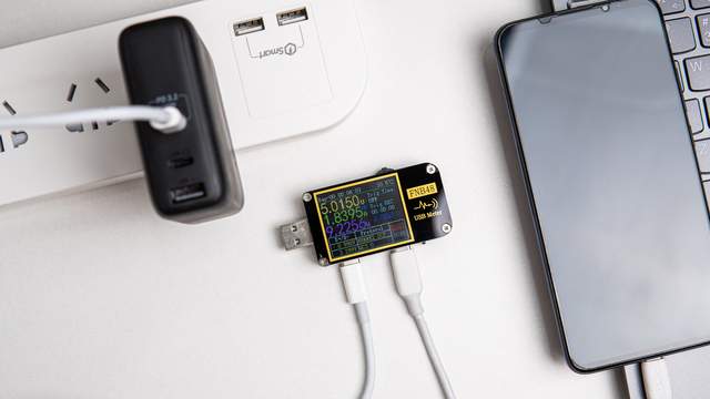 小而强大，疾速满电，IDMIX大麦140W 氮化镓充电器