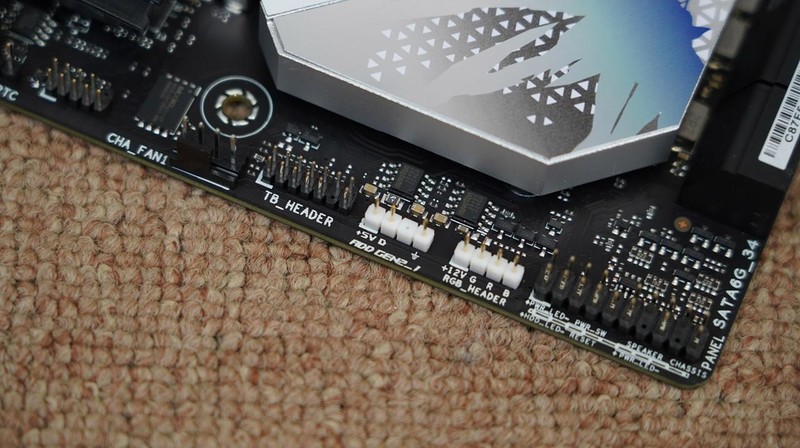 新一代千元级甜点主板？ROG STRIX B760-G小吹雪评测及装机体验