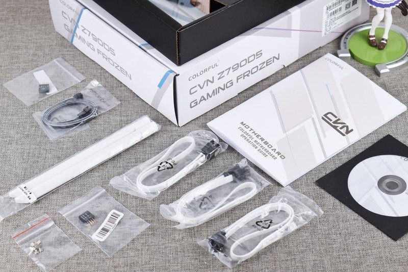 七彩虹CVN Z790D5 GAMING FROZEN巡洋舰主板开箱试玩：性价比出众