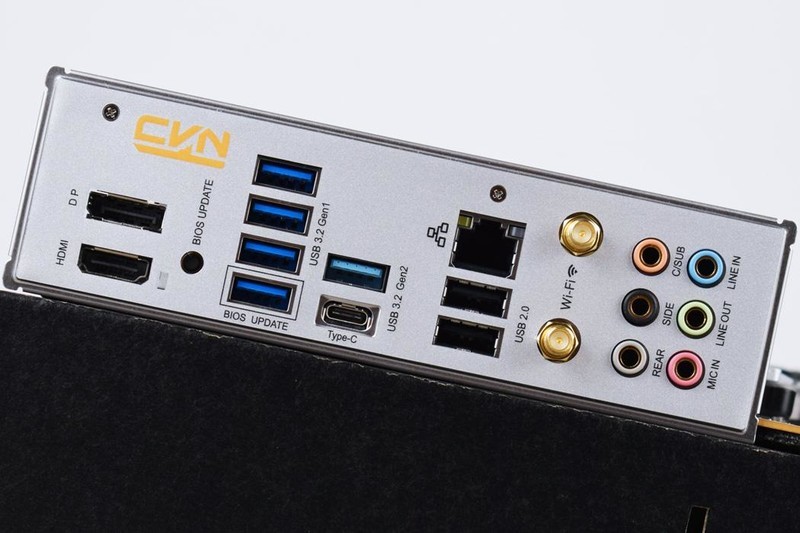 七彩虹CVN Z790D5 GAMING FROZEN巡洋舰主板开箱试玩：性价比出众