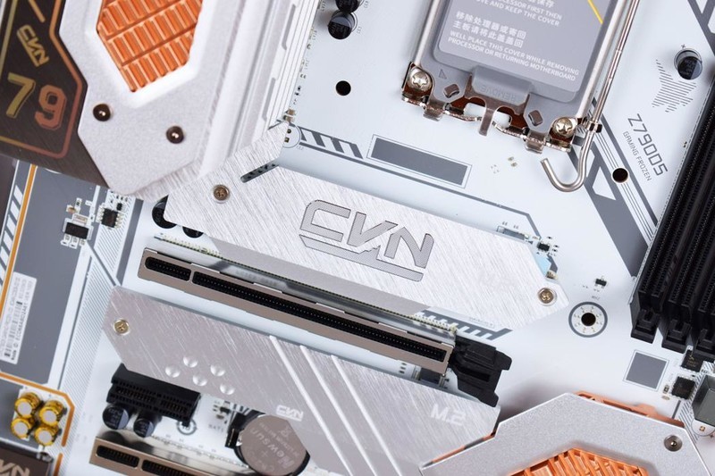 七彩虹CVN Z790D5 GAMING FROZEN巡洋舰主板开箱试玩：性价比出众