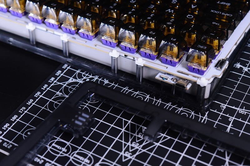 【拆解评测】贯彻软弹手感的达尔优A81弹力臂gasket结构机械键盘