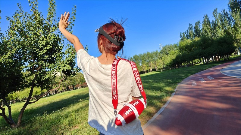 炫耀一下，送我的CROSWAVE橄榄球杯