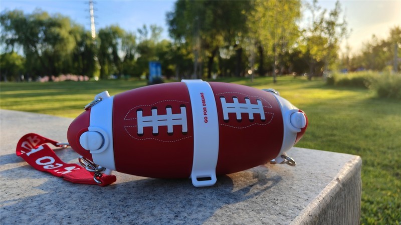 炫耀一下，送我的CROSWAVE橄榄球杯