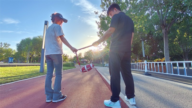 炫耀一下，送我的CROSWAVE橄榄球杯