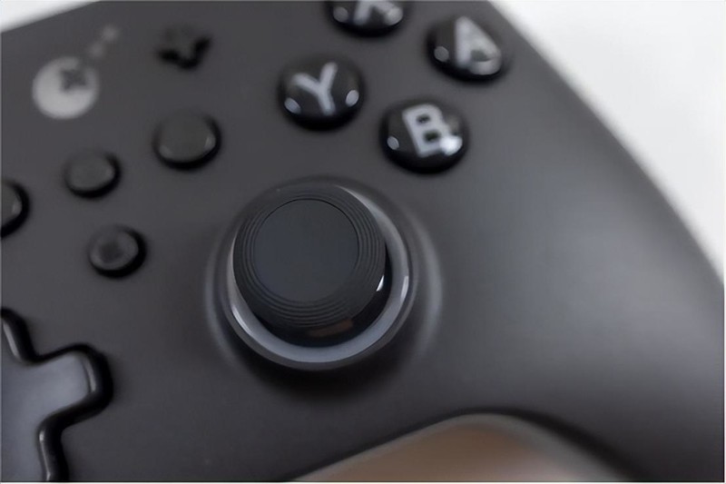 全面进化！震感配置再升级，谷粒金刚3 Pro游戏手柄