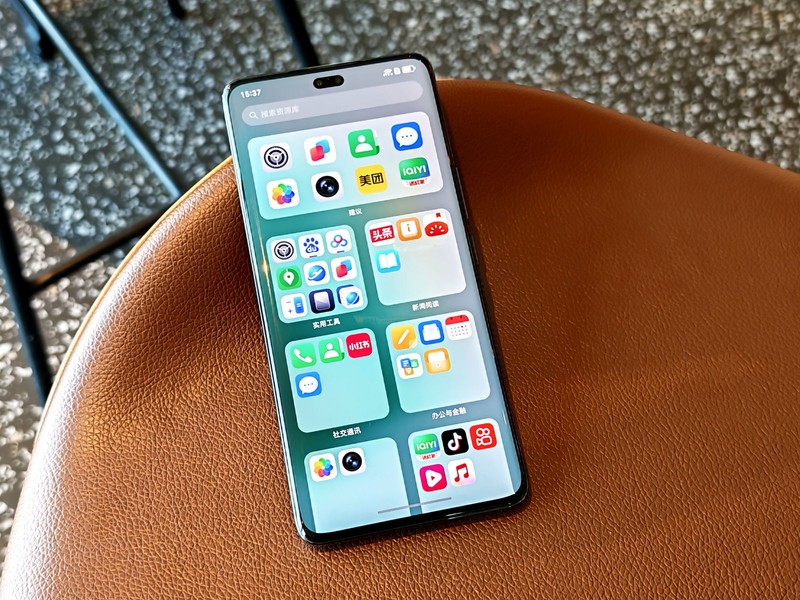 真水桶机？悬浮微曲屏+骁龙8Gen3加持，荣耀300Pro上手半个月体验