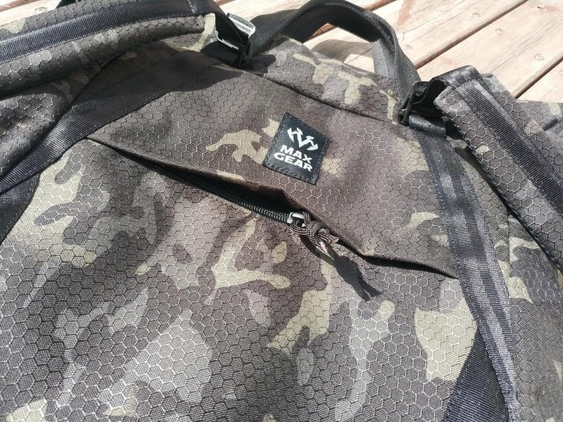 探索无界，重塑出行装备典范：MAXGEAR 打击者托特两用背包