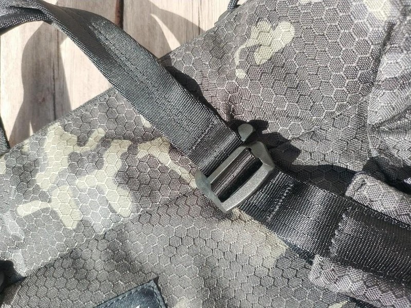 探索无界，重塑出行装备典范：MAXGEAR 打击者托特两用背包