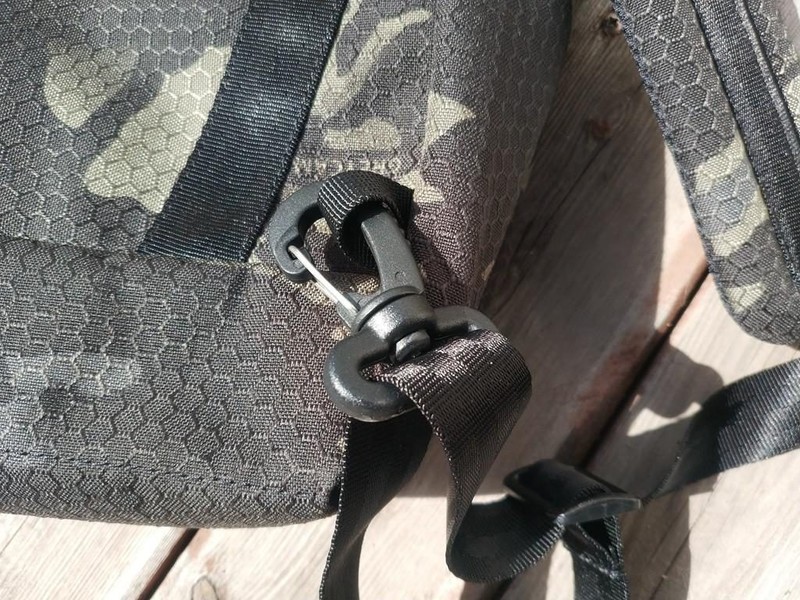 探索无界，重塑出行装备典范：MAXGEAR 打击者托特两用背包