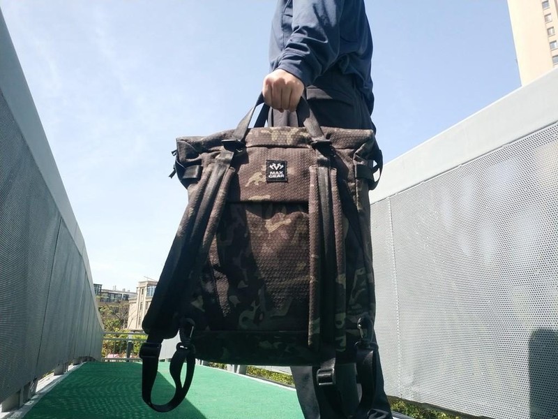 探索无界，重塑出行装备典范：MAXGEAR 打击者托特两用背包