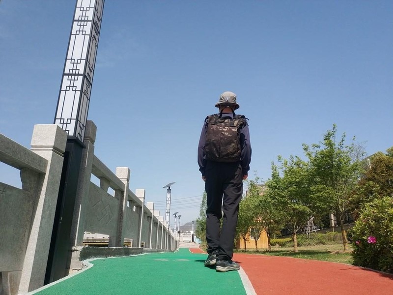 探索无界，重塑出行装备典范：MAXGEAR 打击者托特两用背包