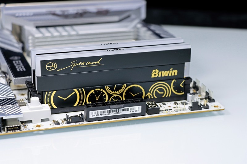 锐龙 9000X3D 好搭档！ 微星 MPG X870E EDGE TI WIFI 刀锋钛评测