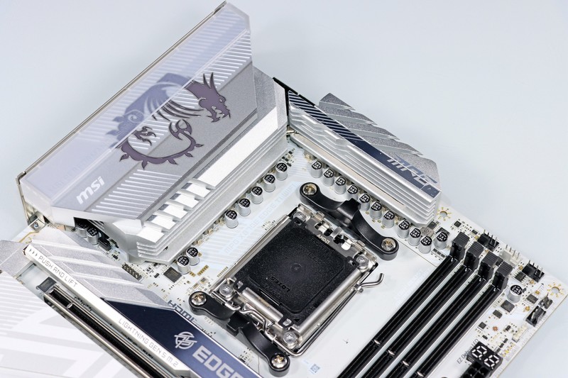 锐龙 9000X3D 好搭档！ 微星 MPG X870E EDGE TI WIFI 刀锋钛评测