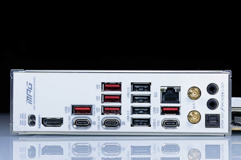 锐龙 9000X3D 好搭档！ 微星 MPG X870E EDGE TI WIFI 刀锋钛评测