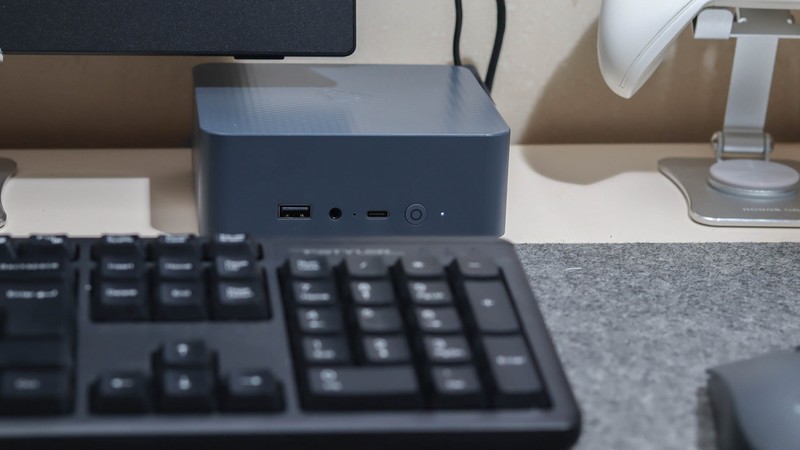 巴掌大小的电脑也能这么强？零刻EQR7体验，一千多块比主机香多了