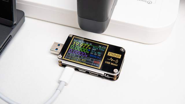 小而强大，疾速满电，IDMIX大麦140W 氮化镓充电器