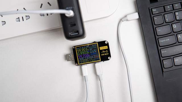 小而强大，疾速满电，IDMIX大麦140W 氮化镓充电器