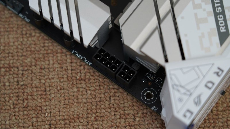 新一代千元级甜点主板？ROG STRIX B760-G小吹雪评测及装机体验