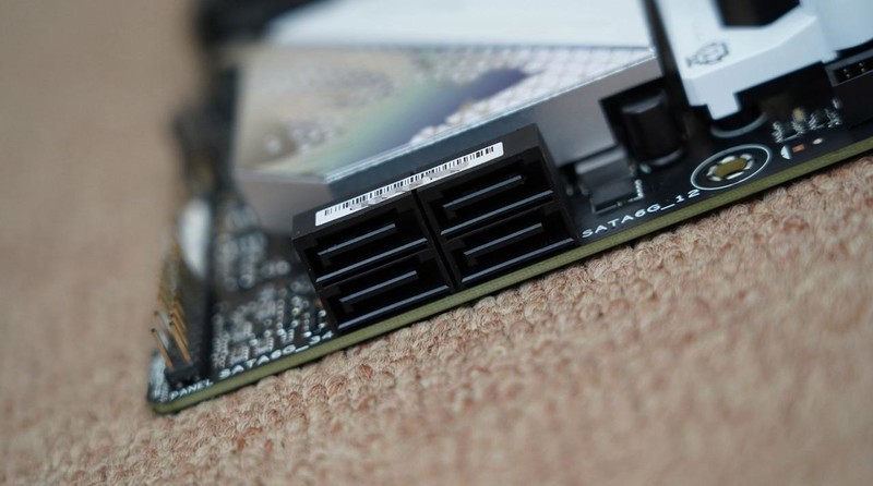 新一代千元级甜点主板？ROG STRIX B760-G小吹雪评测及装机体验