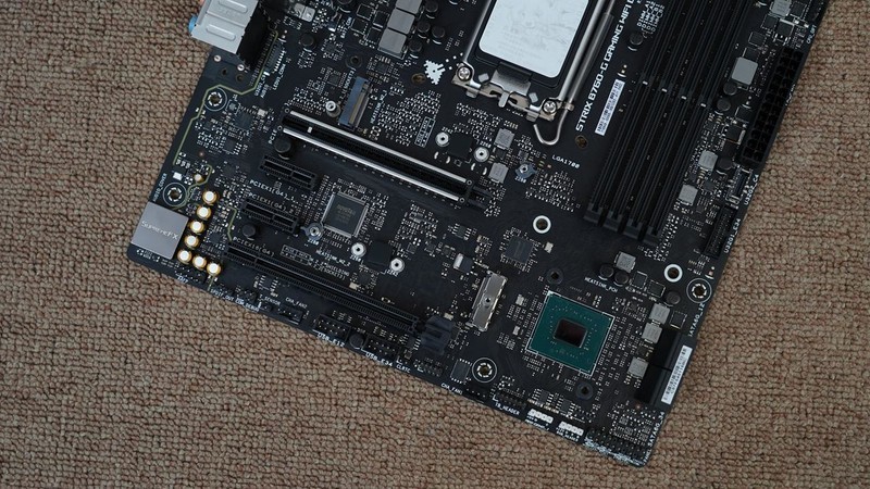 新一代千元级甜点主板？ROG STRIX B760-G小吹雪评测及装机体验