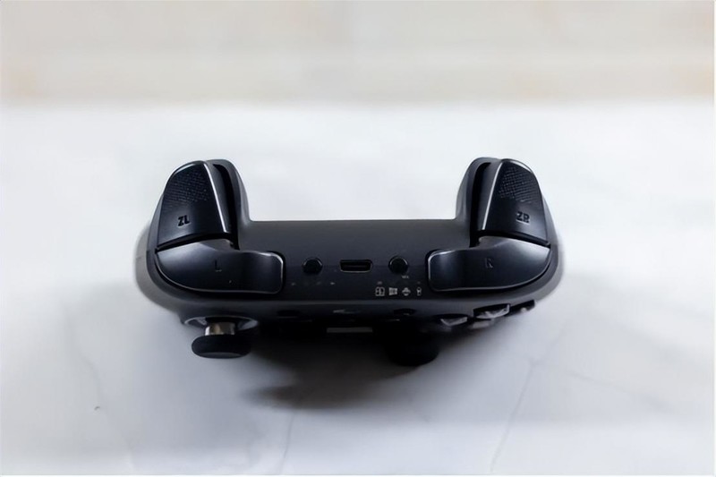 全面进化！震感配置再升级，谷粒金刚3 Pro游戏手柄