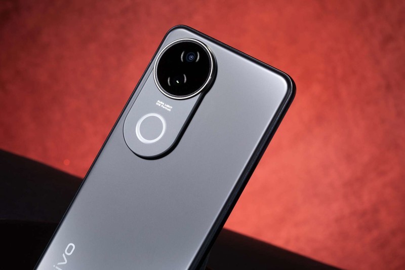 vivo S20惊艳亮相：外观设计简约而不失高级感