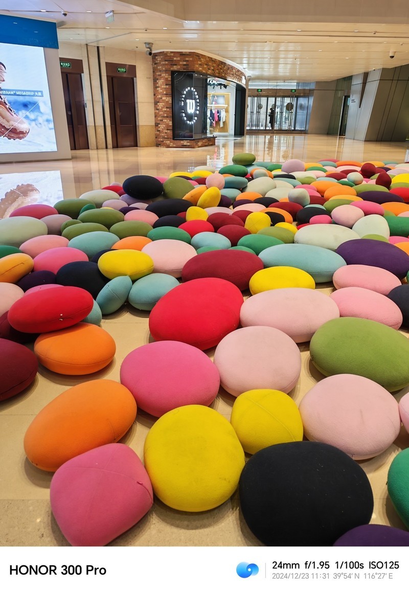 真水桶机？悬浮微曲屏+骁龙8Gen3加持，荣耀300Pro上手半个月体验