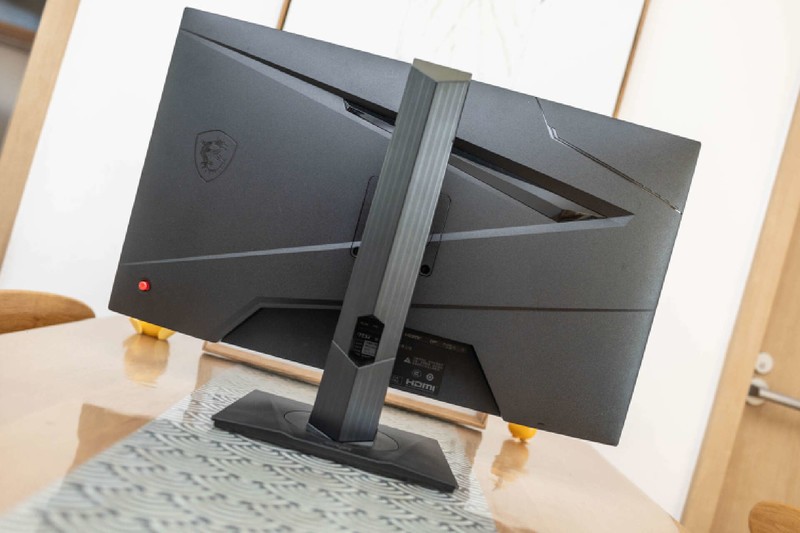 被称为枪神的4K电竞显示器真的很强，微星MAG 274UPF开箱