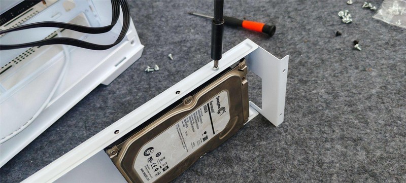 玩桌搭怎能少得了海景房，TT钢影机箱，酷到没朋友