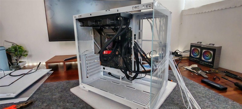 玩桌搭怎能少得了海景房，TT钢影机箱，酷到没朋友