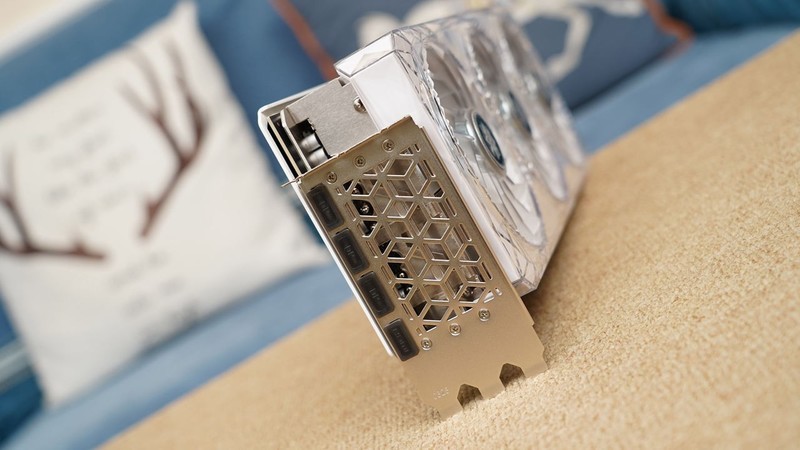 2024年最后一装，9800X3D+4080S打造的高端海景房游戏主机分享