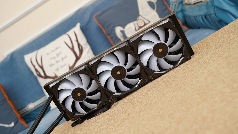 2024年最后一装，9800X3D+4080S打造的高端海景房游戏主机分享